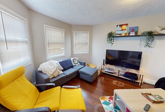 34 Speridakis Ter, Unit 3 in Cambridge, MA - Foto de edificio - Building Photo