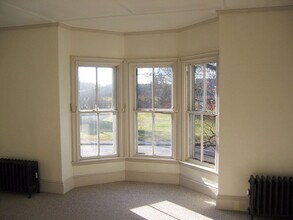 48 High St, Unit Apartment 1 in North Berwick, ME - Building Photo - Building Photo