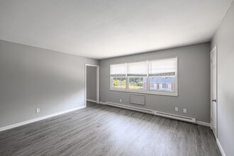 Marshfield Apartments in North Branford, CT - Foto de edificio - Interior Photo