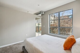 225 Portland Ave in Minneapolis, MN - Building Photo - Building Photo