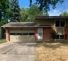 320 Del Clair Rd in Fort Collins, CO - Building Photo