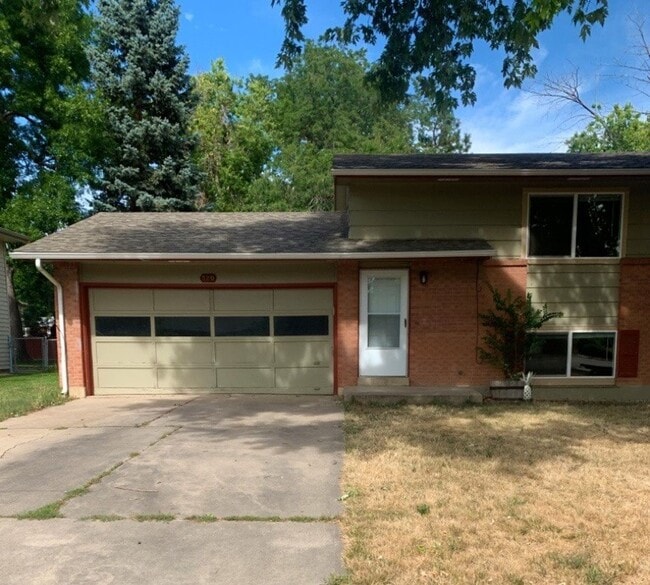 property at 320 Del Clair Rd