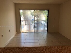 7140 NW 179th St in Hialeah, FL - Building Photo - Building Photo