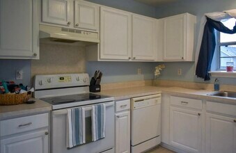 1375 Water Edge Dr in Charleston, SC - Building Photo - Building Photo