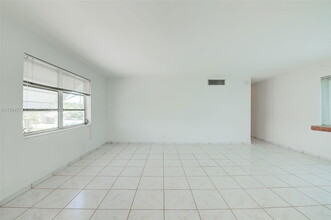 1715 Wiley St in Hollywood, FL - Building Photo - Building Photo