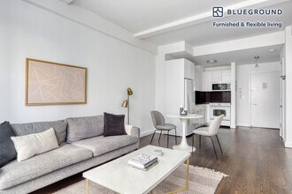 212 W 91st St, Unit FL4-ID1100 in New York, NY - Foto de edificio - Building Photo