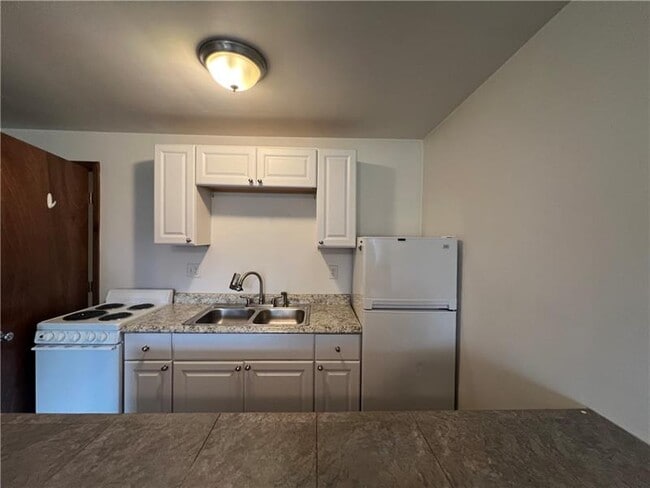 530 German St in Harmony, PA - Building Photo - Building Photo