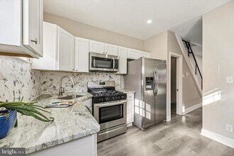 2336 Pierce St in Philadelphia, PA - Building Photo - Building Photo