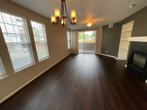 2113 S Fulton Cir in Aurora, CO - Foto de edificio - Building Photo