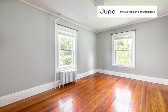 Private bedroom in 4 bed/1 bath Home in Boston, MA - Building Photo - Building Photo