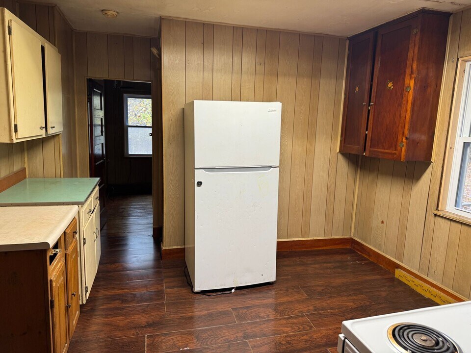 13 Sullivan St in Newport, NH - Building Photo