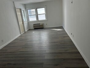 421 E Broadway in Long Beach, NY - Building Photo - Building Photo