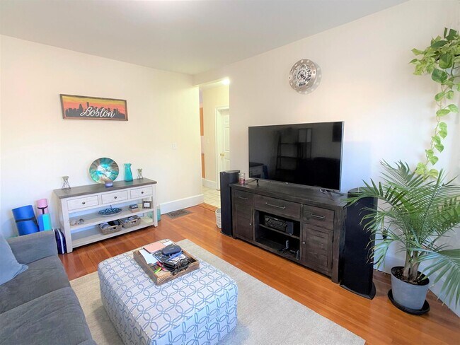 15 Sargent Ave, Unit #1