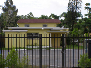 12135 NE 5th Ave in North Miami, FL - Building Photo - Building Photo