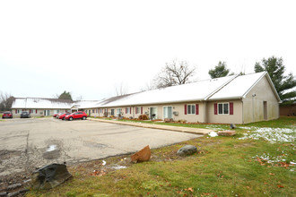 Britton Pines in Perry, MI - Building Photo - Building Photo