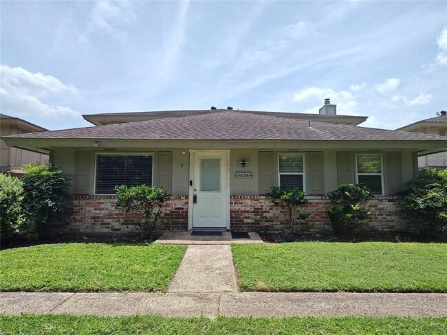 5636 Birchmont Dr in Houston, TX - Building Photo - Building Photo