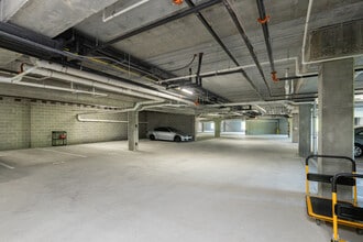 Fenview Flats in Chaska, MN - Building Photo - Interior Photo