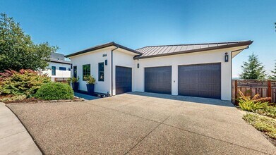 2144 Wedgewood Way in Santa Rosa, CA - Building Photo - Building Photo