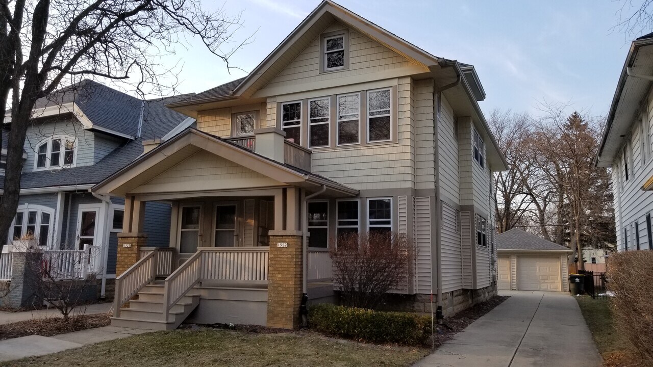 1522 E Marion St, Unit Lower in Shorewood, WI - Building Photo