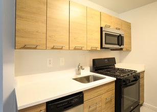 Alto Towers in Washington, DC - Building Photo - Interior Photo