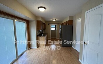2133 S Golden Ave in Springfield, MO - Building Photo - Building Photo