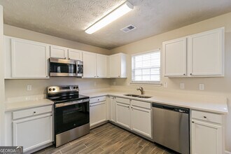 263 Millstone Dr in Hampton, GA - Building Photo - Building Photo