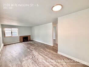 2326 W Plymouth St in Seattle, WA - Building Photo - Building Photo