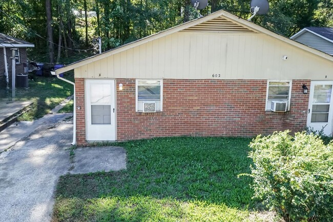 602 Barton St in Durham, NC - Foto de edificio - Building Photo