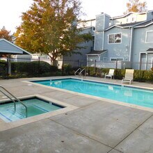 1850 Blossom Ave in Fairfield, CA - Foto de edificio - Building Photo