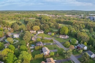 121 Indian Meadow Dr in Northborough, MA - Building Photo - Building Photo