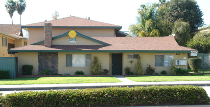 2149 N Towne Ave in Pomona, CA - Building Photo - Building Photo