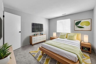 Park at Nine23 in Cedar Falls, IA - Building Photo - Building Photo