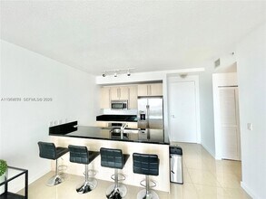 79 SW 12th St, Unit 2402-S in Miami, FL - Building Photo - Building Photo