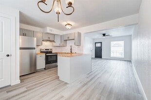 1701 Johanna Dr in Houston, TX - Building Photo