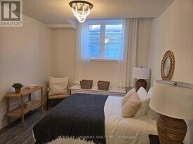 18 Ziibi Wy in Clarington, ON - Building Photo