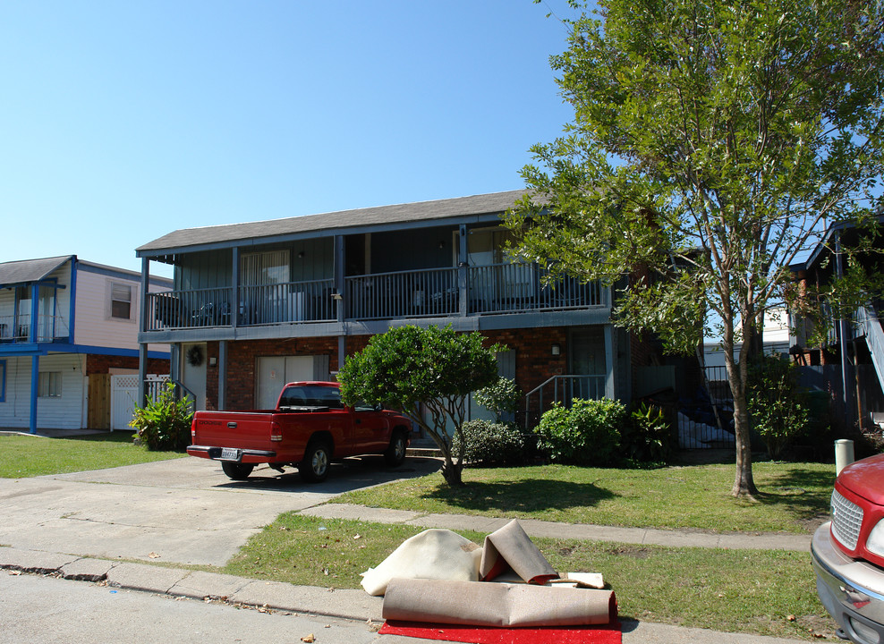 3601 Martinique Ave in Kenner, LA - Foto de edificio