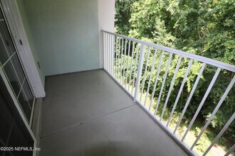 8241 Pelican Landing Rd in Jacksonville, FL - Building Photo - Building Photo