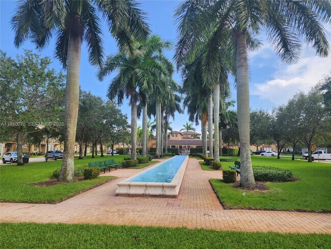 14722 SW 12th St in Pembroke Pines, FL - Building Photo - Building Photo