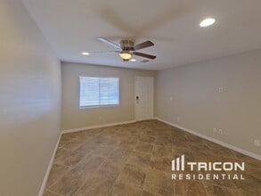 10409 Cole Younger Ct in Las Vegas, NV - Building Photo - Building Photo
