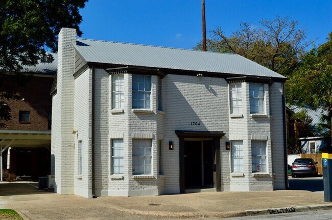 property at 1704 San Antonio St