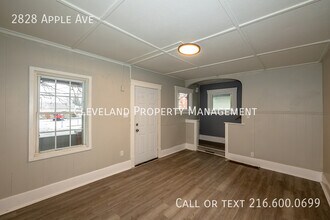 2828 Apple Ave in Lorain, OH - Building Photo - Building Photo