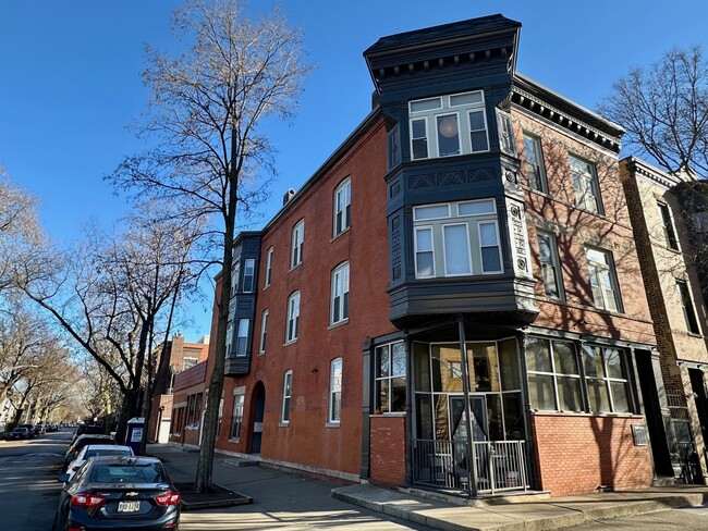1857 N Washtenaw Ave, Unit 2