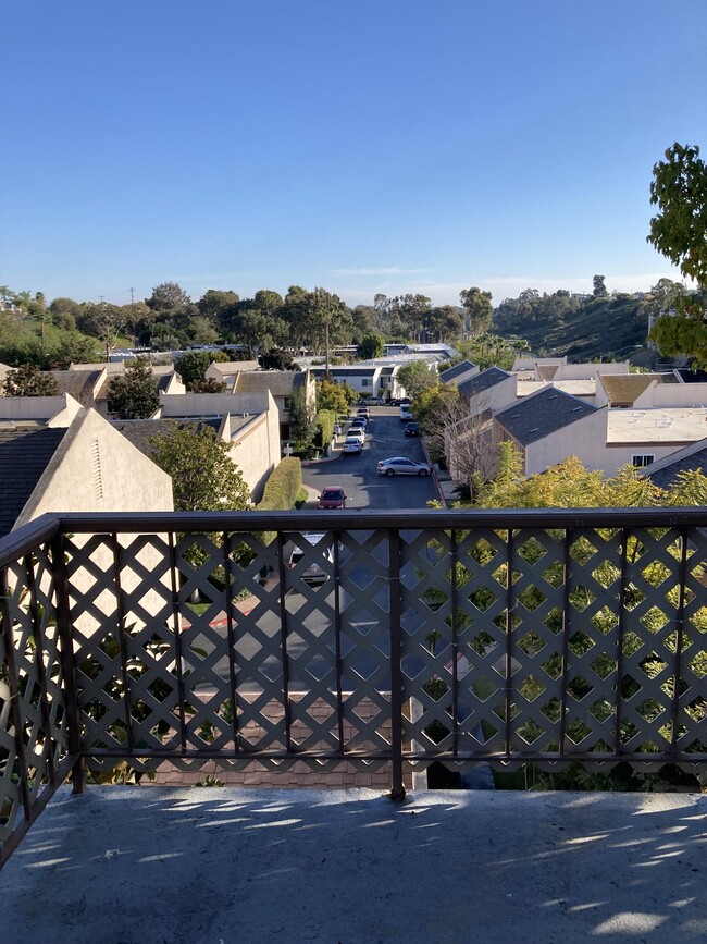 4198 Mount Alifan Plz, Unit M in San Diego, CA - Building Photo - Building Photo