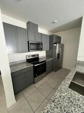 9478 Westside Hls Dr in Davenport, FL - Building Photo - Building Photo