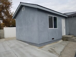 11129 Archwood St in Los Angeles, CA - Building Photo - Building Photo