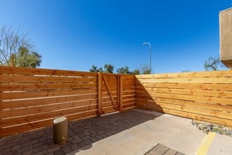 6036 W Oregon Ave in Glendale, AZ - Building Photo - Building Photo