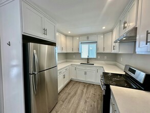 1591 1/2 W 35th Pl in Los Angeles, CA - Building Photo - Building Photo