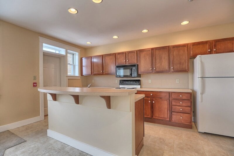 353 W King St in Lancaster, PA - Building Photo