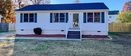 15928 Sandwave Rd in Chester, VA - Building Photo - Building Photo