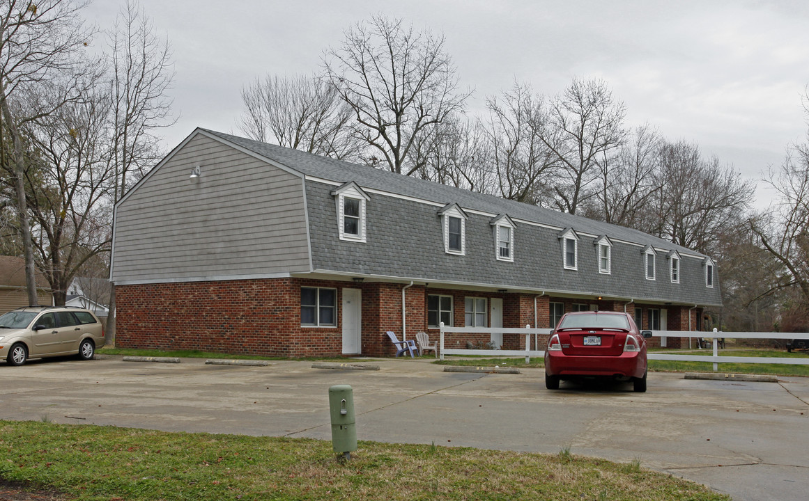 102 Francis St in Portsmouth, VA - Building Photo